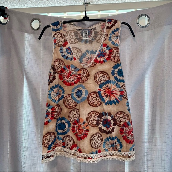 Beige Background with Popping Flowers Sleeveless Top size Large - Picture 1 of 6